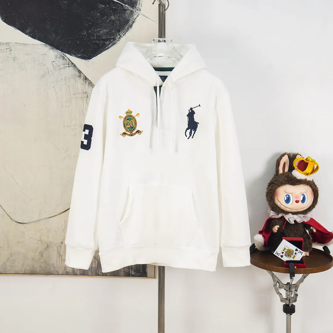P320 zp version [exclusive supply] Ralph Lauren/Ralph Lauren 2025FW new autumn and winter Big Pony 20th anniversary badge embroidered open-chest deconstructed hooded fleece sweatshirt 100% restoration of 380 grams of 100% pure cotton heavy-grained cloud velvet ✅ Deconstruction restoration Correct version Three-layer hidden partial tube placket ✅ Reactive dyeing D65 raw cotton double herringbone belt Wide and narrow partitions ✅ Reject overlay Single color single version Precision embroidery ✅ RL/25 new autumn and winter product 20th commemorative badge embroidered Malaysian sweatshirt. Deconstructed half-chest to distinguish the regular classic version. High-end and outstanding. Built-in contrasting reactive dyeing D65 raw cotton double herringbone belt. Cloud-like heavy fleece bottom with autumn and winter attributes. Really comfortable. Cloud-like comfort. Loose fit. Two colors are available. Can be made for couples. Highly recommended. Color: blue and white. Size: S M L XL No.: WW10953